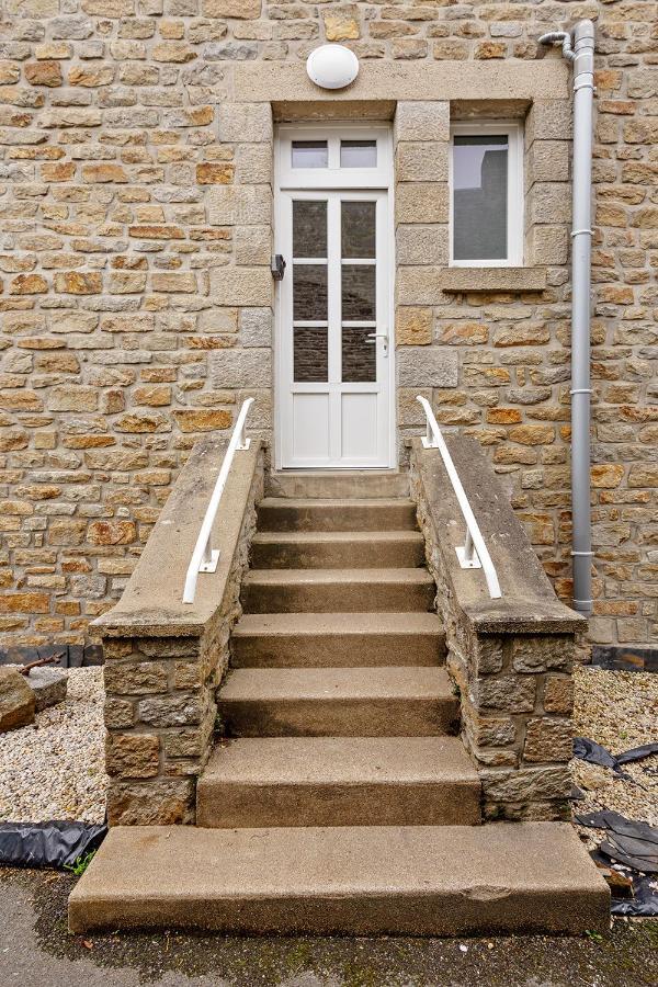 Esprit Cabane En Bord De Mer ! Pontorson Exterior photo
